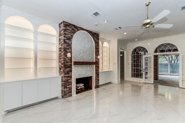 Photo - 90 Heathrow Ln
