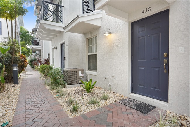 Photo - 438 NE 2nd Ave