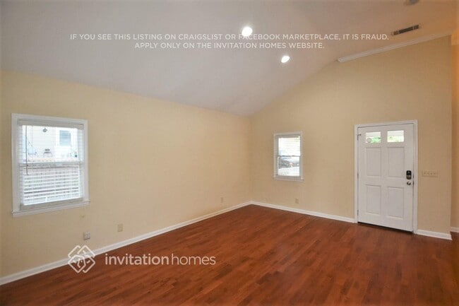 Photo - 1551 New St NE