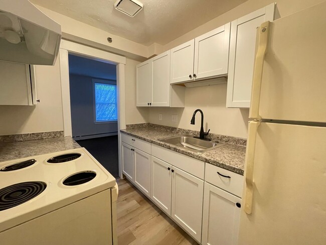 Building Photo - 251 Pine St Unit 301