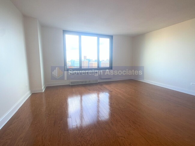 Photo - 3333 Broadway Apartment Unit E19F