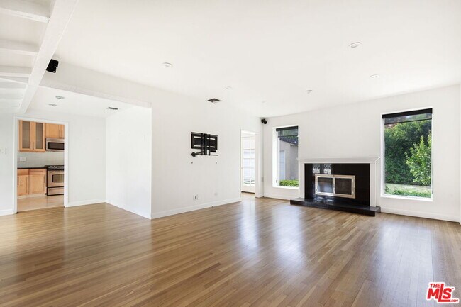 Photo - 4343 Noble Ave