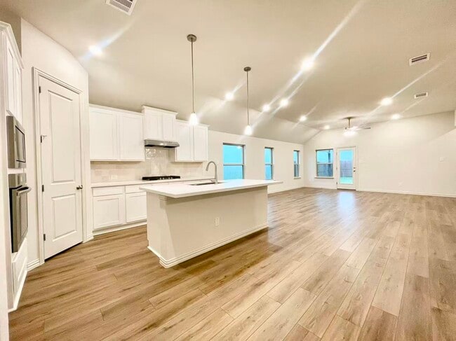 Photo - 16629 Freshwater Dr