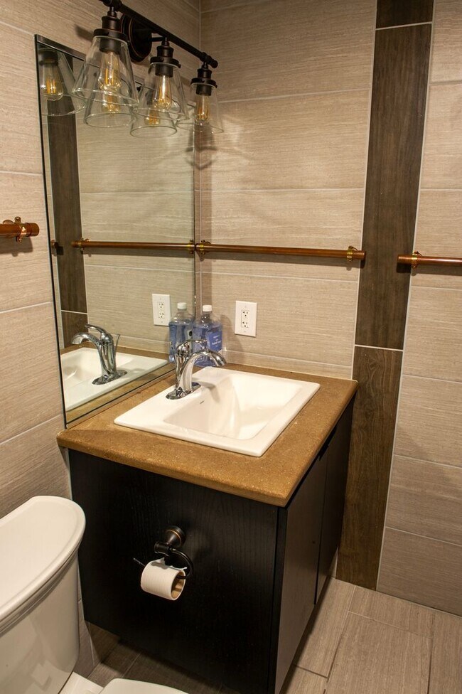 Photo - 204 N Walnut St Unidad C