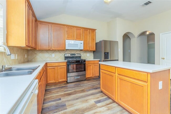 Photo - 116 Amberwood Ct