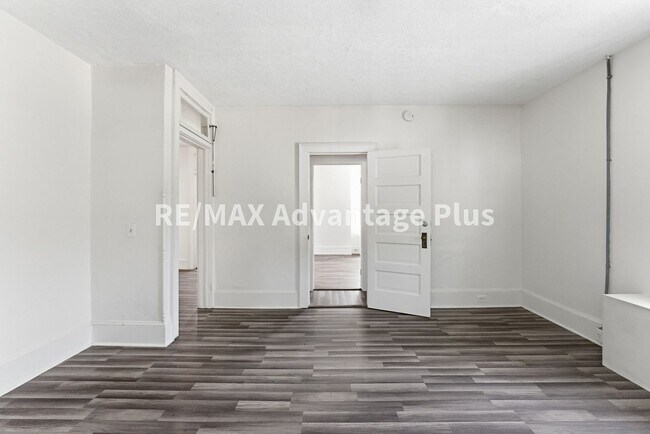 Photo - 106 Grove St Unit A