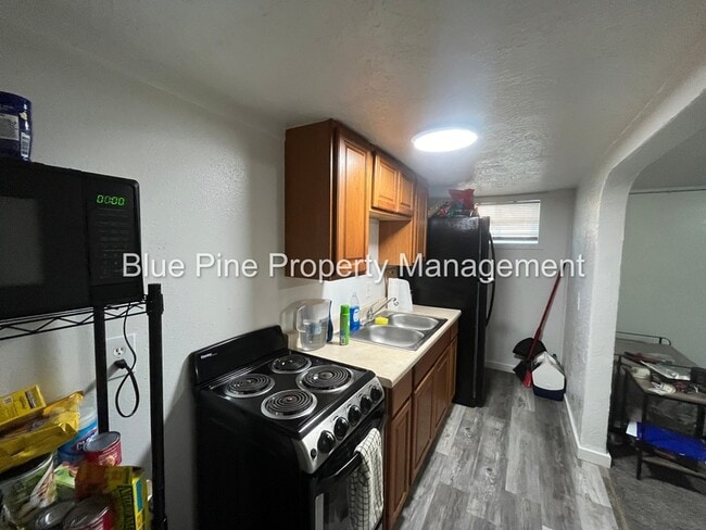 Photo - 461 1/2 I Street