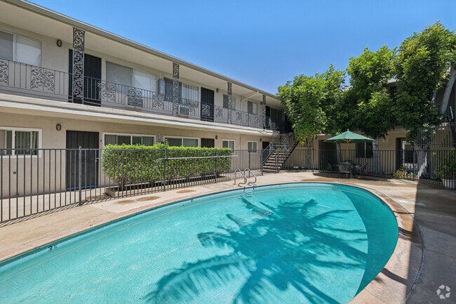 Mardi Gras Apartments