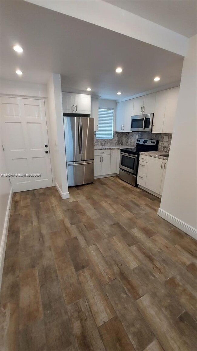 Building Photo - 1478 NW 1st St Unit 304 Rental