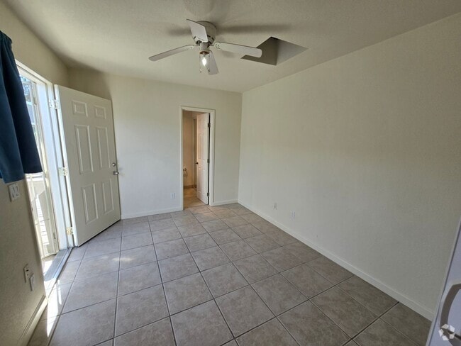 Building Photo - 2313 Unit 2313.5 Rental