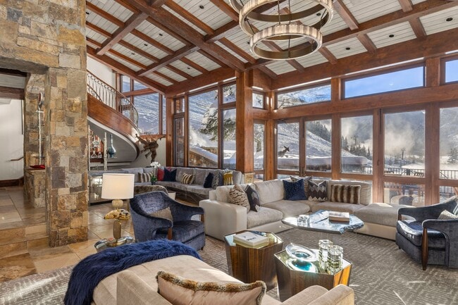 Photo - 472 Thunderbowl Ln