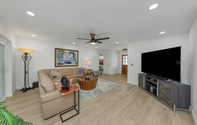 Photo - 1579 Elizabeth Ln
