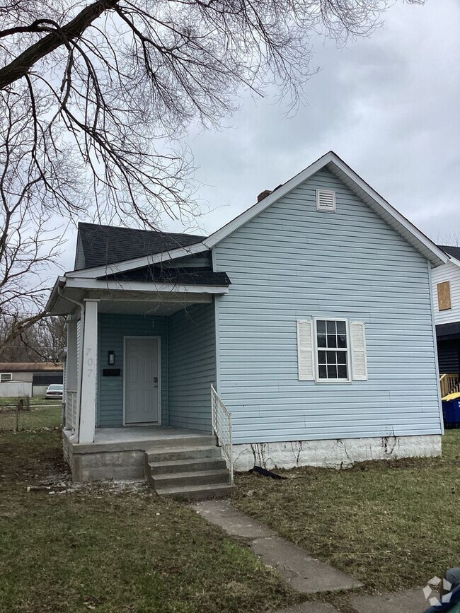 Building Photo - Front Porch and Back Deck Rental