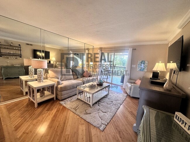 Photo - 2121 Collier Ave Unit Apt 518