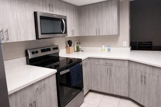 Building Photo - 5065 Wiles Rd