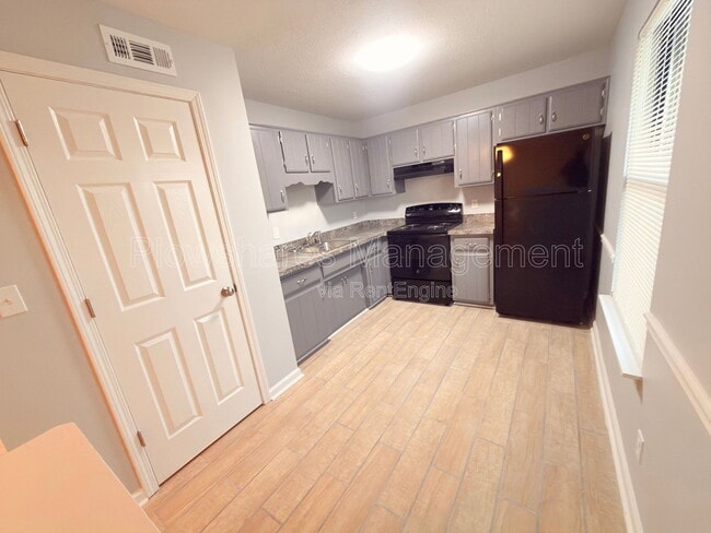 Photo - 102 E Florence Ave Unit 44