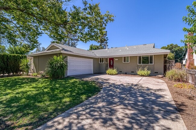 Building Photo - 5741 Seifert Ave