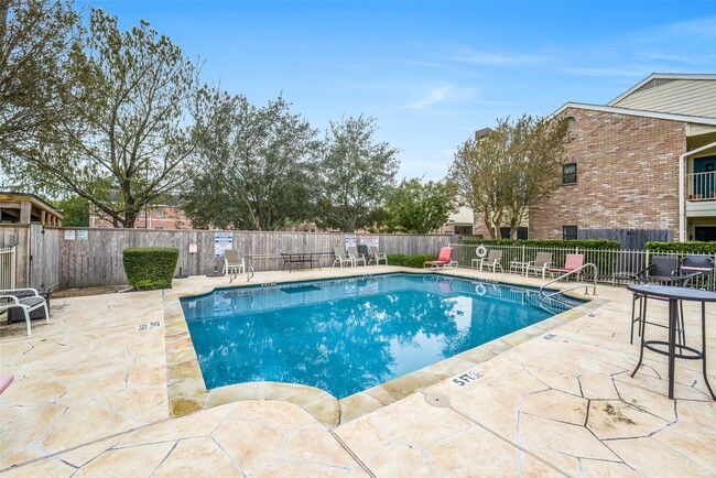 Building Photo - 767 Bering Dr Unit A