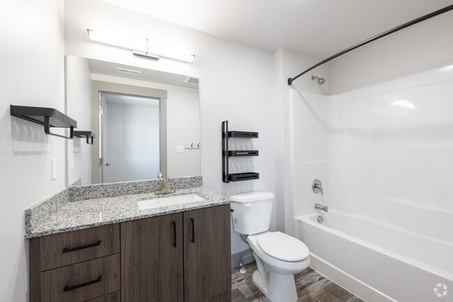 2BD, 2BA - 950SF