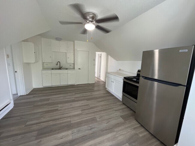Photo - 1000 E McLean Ave Unit 2