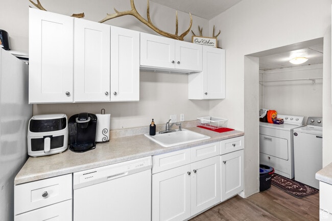 Photo - 389 S 200 E St Unit 1