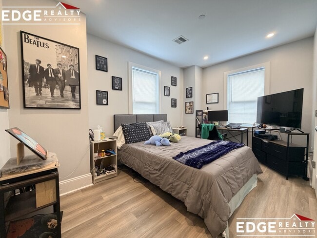 Photo - 64 North Beacon St Unidad 1