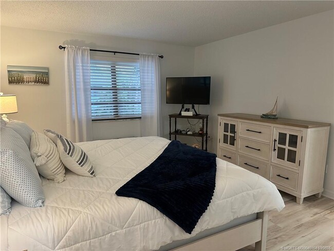 Photo - 4095 SE Centerboard Ln Unit 6-B