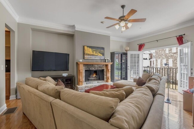 Photo - 1283 Creekside Pl SE