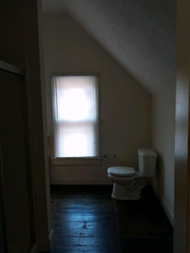 Photo - 308-312 N Washington Unit 312