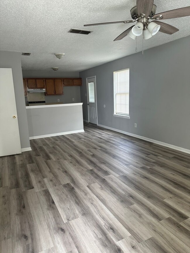 Photo - 508 Village Cove