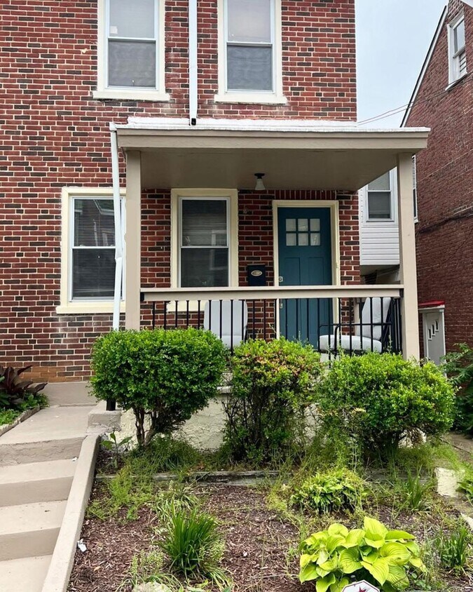 Beautiful Updated 3/1 Twin Home in a Great... - Beautiful Updated 3/1 Twin Home in a Great...