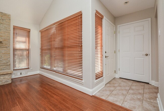Photo - 13859 Hollowgreen Dr