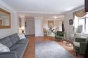 1BR, 1BA - 900 SF
