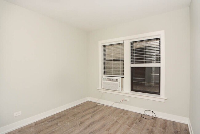 Photo - 714 W Brompton Ave Unit 05