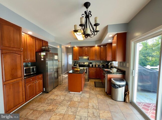 Photo - 864 Ridgemont Dr