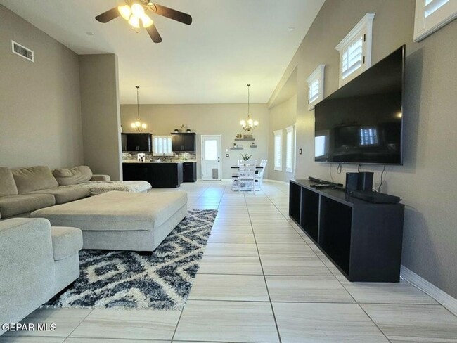 Photo - 7852 Enchanted View Dr