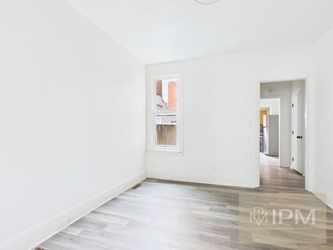 Photo - 633 W Princess St Unit 1st Floor