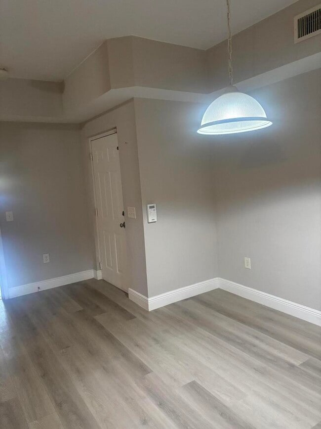 Photo - 350 Crestwood Cir Unit 106