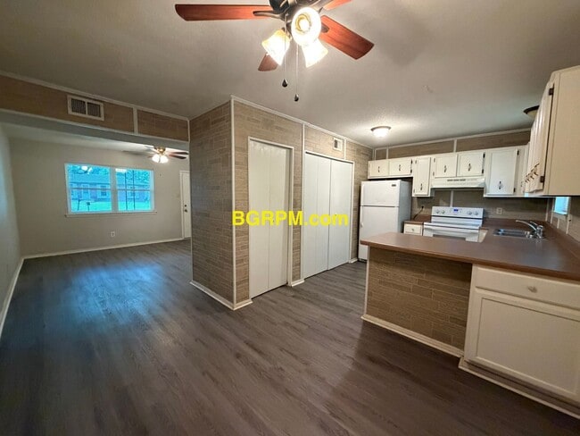 Photo - 3 BD 1.5 BA