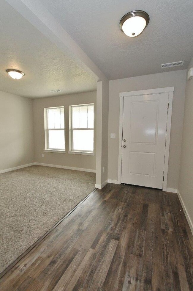 Photo - Spacious Home w/Open Floor-Plan