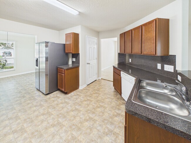 Photo - 3319 Apple Dale Dr