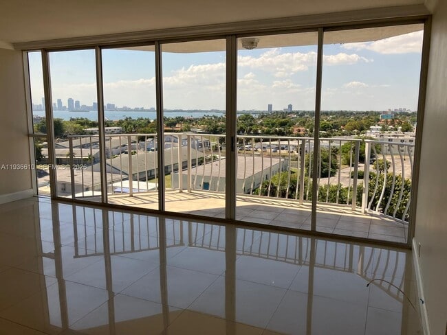 Photo - 7601 E Treasure Dr Unit 911