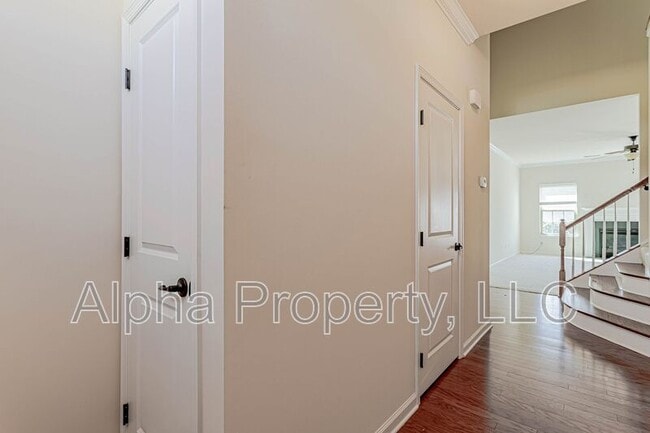 12 Irvington Dr