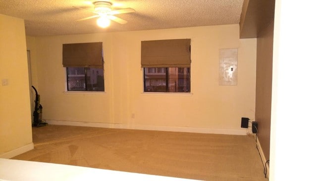 Photo - 2047 Jason Dr Unidad B