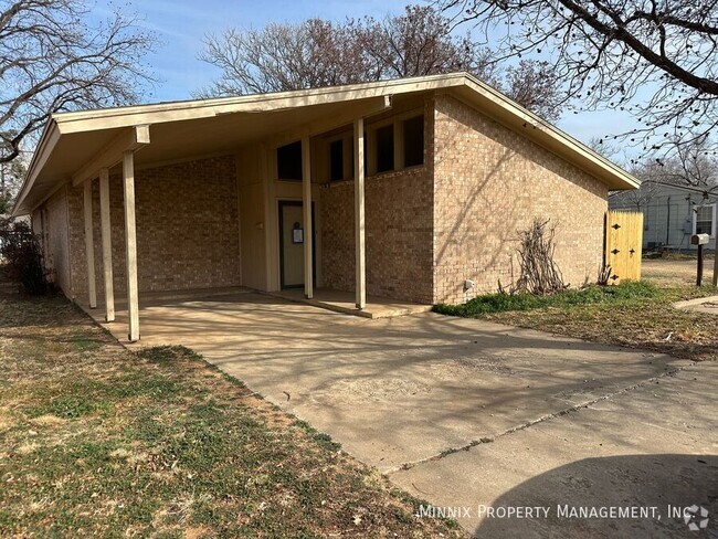 Building Photo - 2124 32nd St Unit A Rental