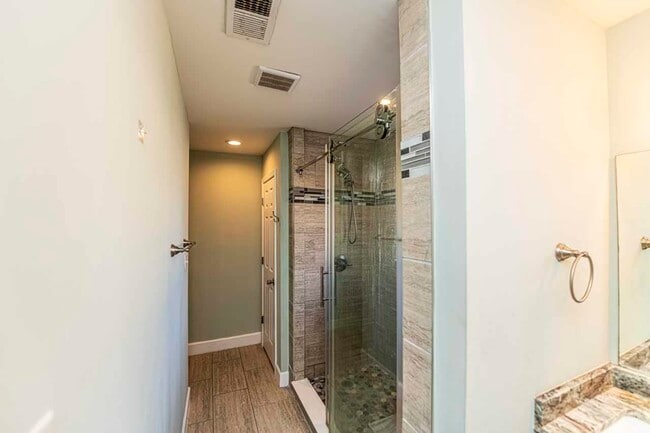 Photo - 443 Beverly Dr