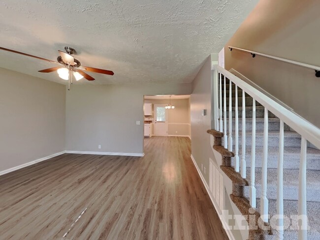 Photo - 1526 Amberwood Cir