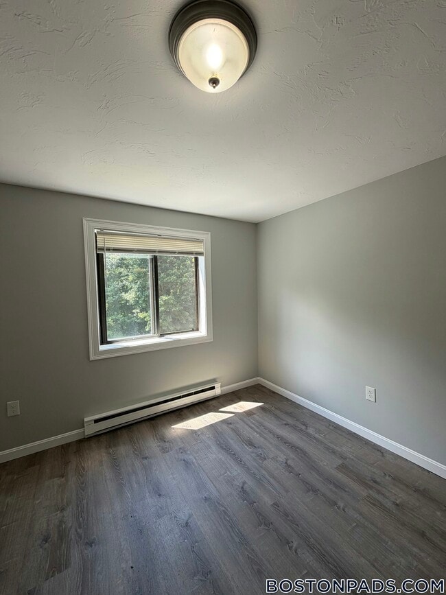 433 Sunderland Rd Unidad E