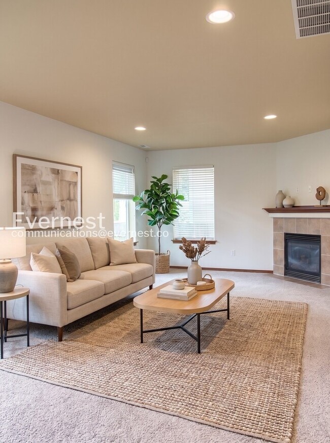 Photo - 101 W 6th St