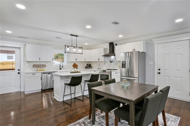 Photo - 3499 Fairlane Dr NW